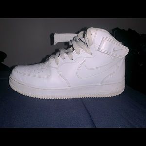 Air Force 1’ Mid Size 8 Men good condition